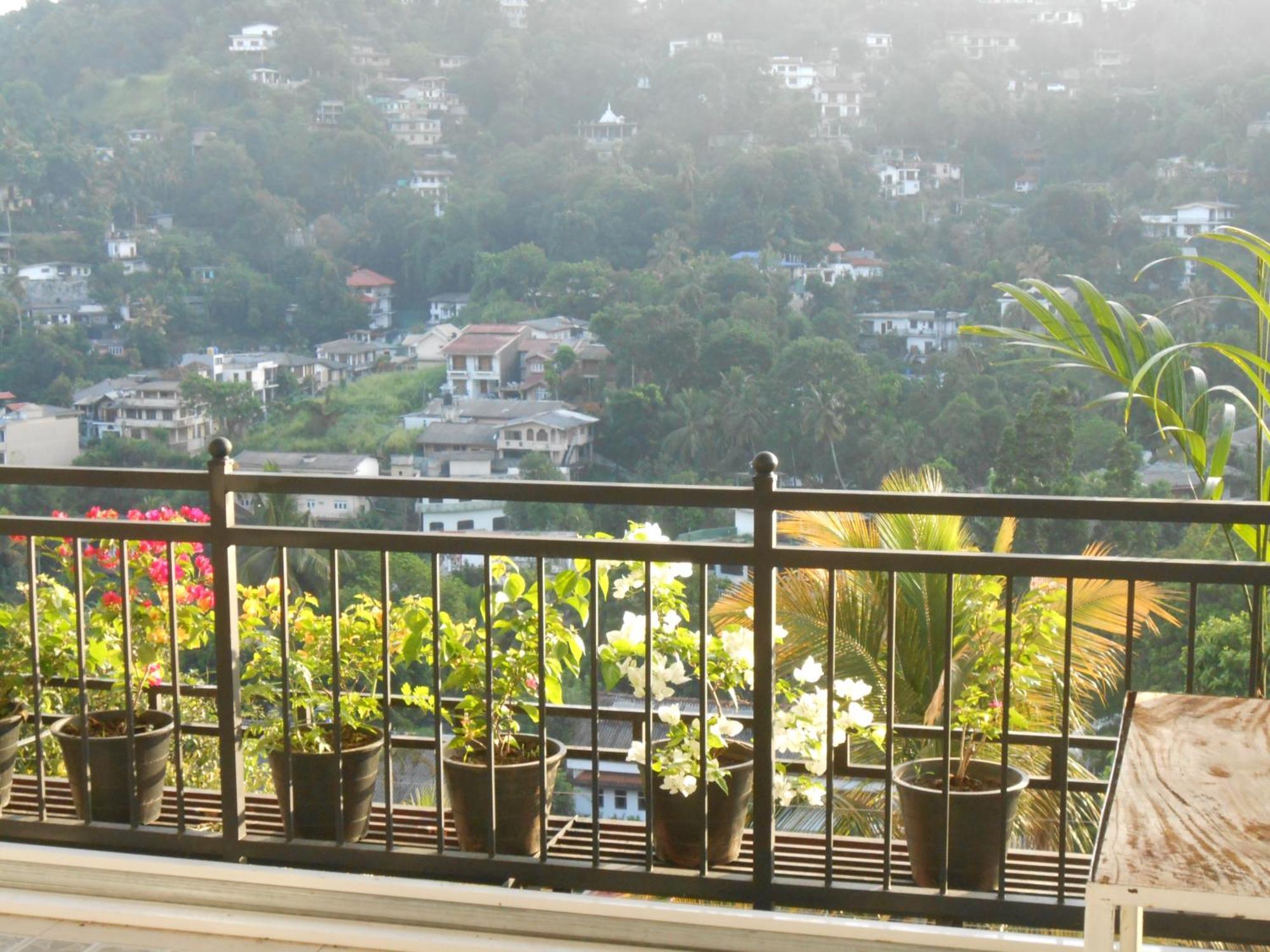 Luxury Apartment The Walkers Nest Kandy Exterior foto